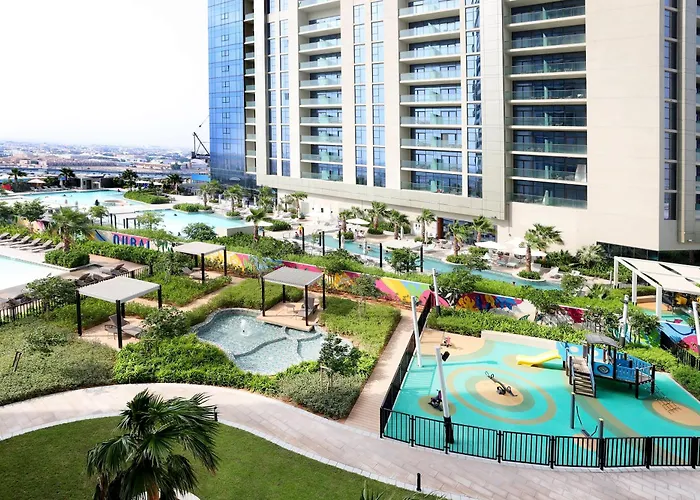 Brown Stone - Pool & Skyline View Aykon